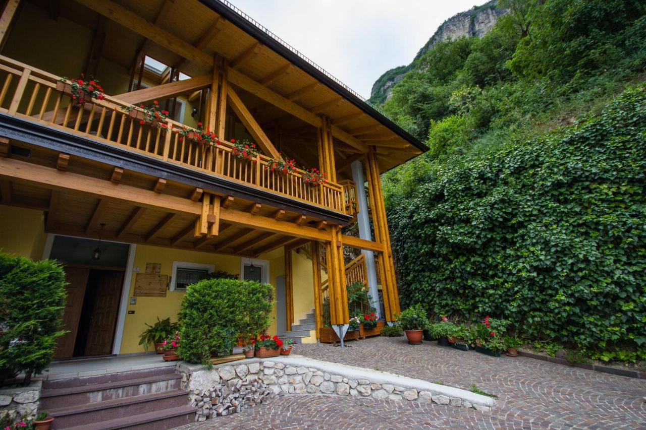 Affittacamere La Ferrata ซานมิเคเล อัลลาดิเจ ภายนอก รูปภาพ